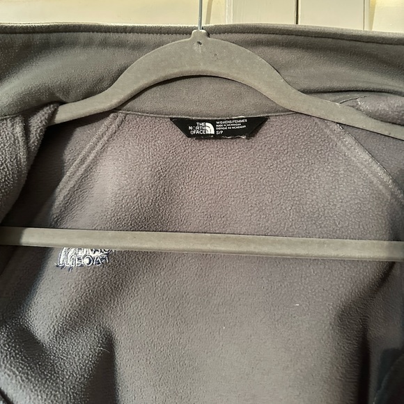 The North Face Hard Shell Jacket - Picture 5 of 5